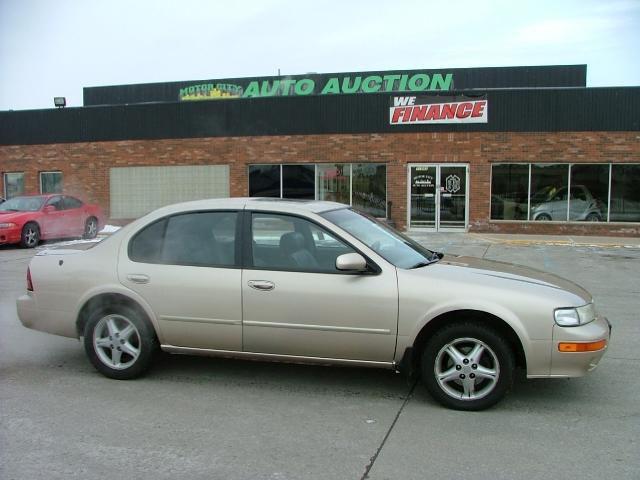 Nissan Maxima 1997 photo 2