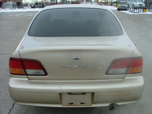 Nissan Maxima 1997 photo 3