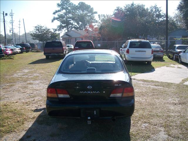 Nissan Maxima 1997 photo 2