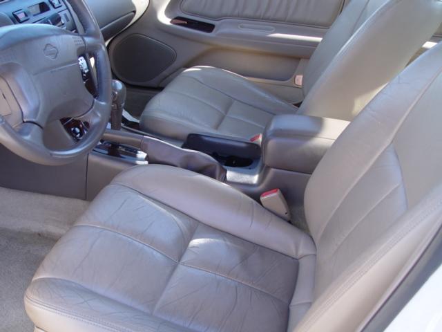 Nissan Maxima 1997 photo 1