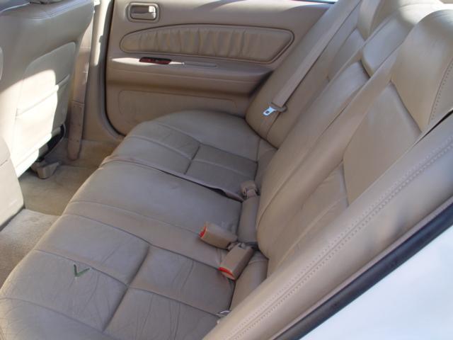 Nissan Maxima 1997 photo 2