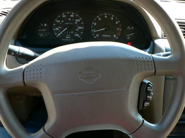Nissan Maxima 1997 photo 1