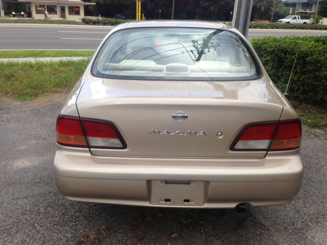 Nissan Maxima 1997 photo 4