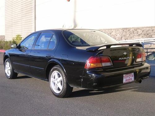 Nissan Maxima 1997 photo 1
