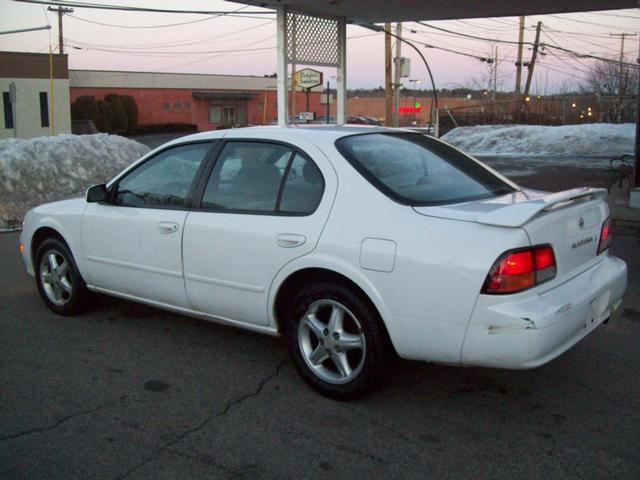 Nissan Maxima 1997 photo 3