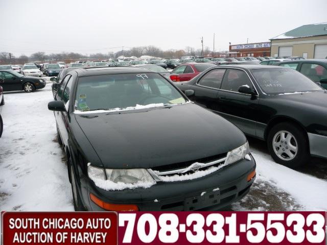 Nissan Maxima SLE Ext. Cab Short Bed 4WD Sedan