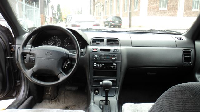Nissan Maxima 1997 photo 3
