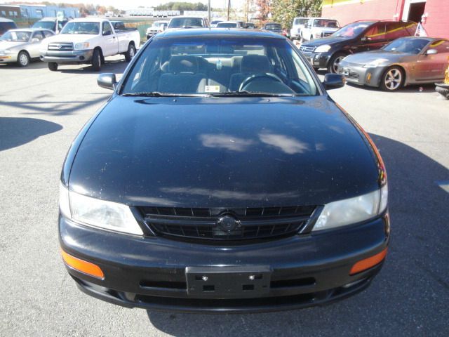 Nissan Maxima 1997 photo 4