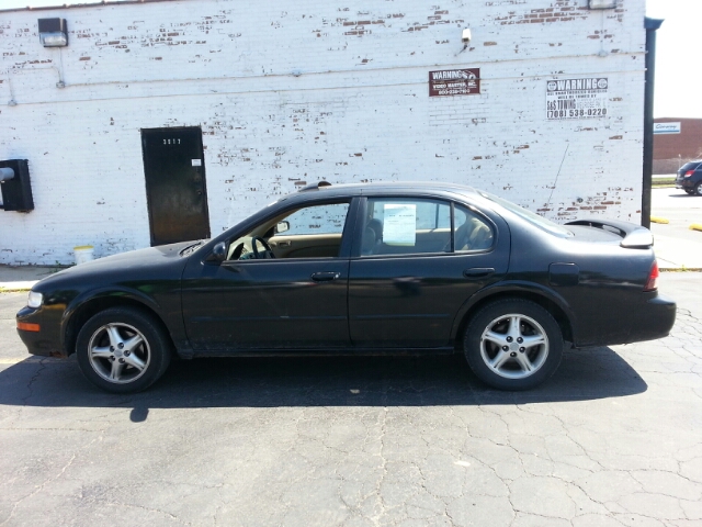 Nissan Maxima 1997 photo 1