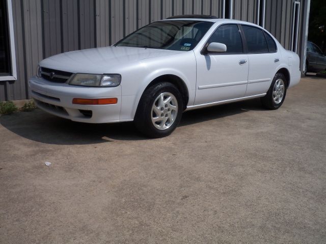 Nissan Maxima 1997 photo 2