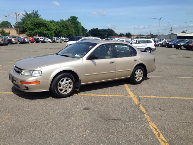 Nissan Maxima 1997 photo 4