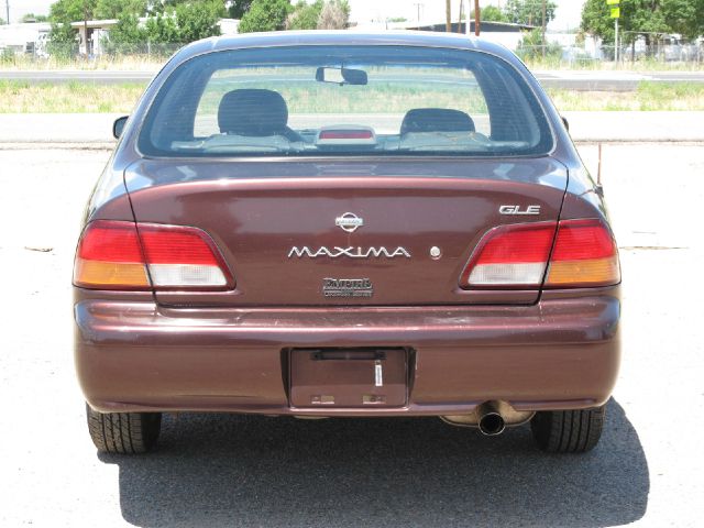 Nissan Maxima 1997 photo 3