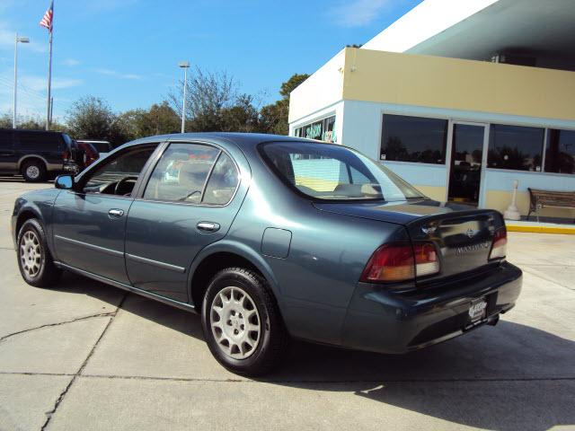 Nissan Maxima 1997 photo 2