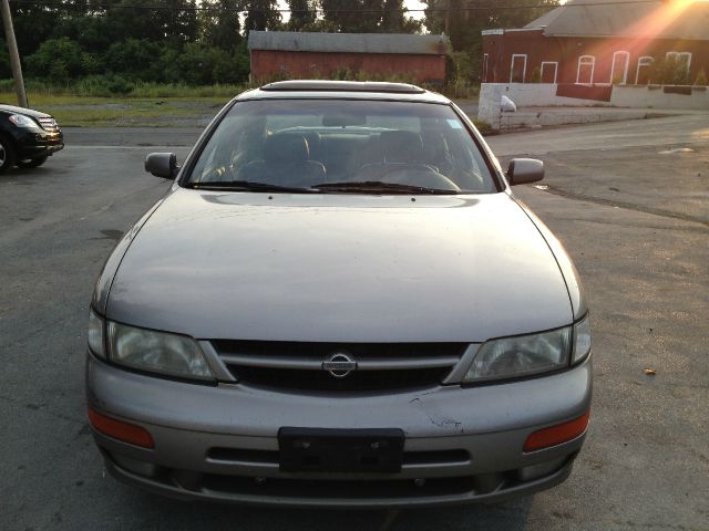 Nissan Maxima 1998 photo 2