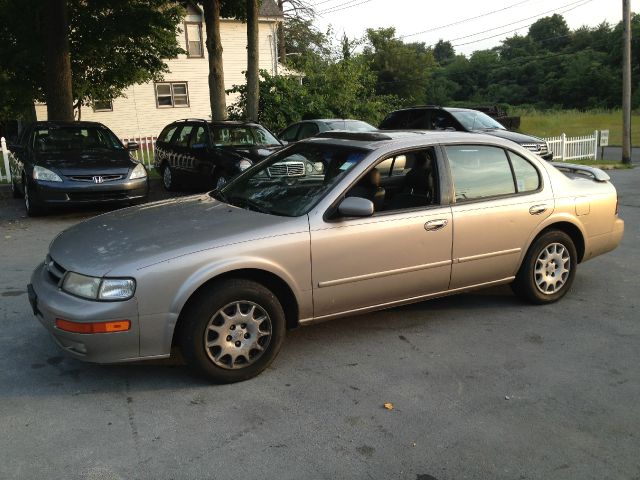 Nissan Maxima 1998 photo 3