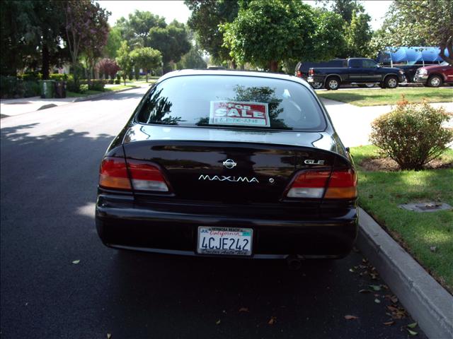 Nissan Maxima 1998 photo 4