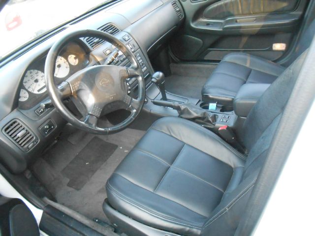 Nissan Maxima 1998 photo 3