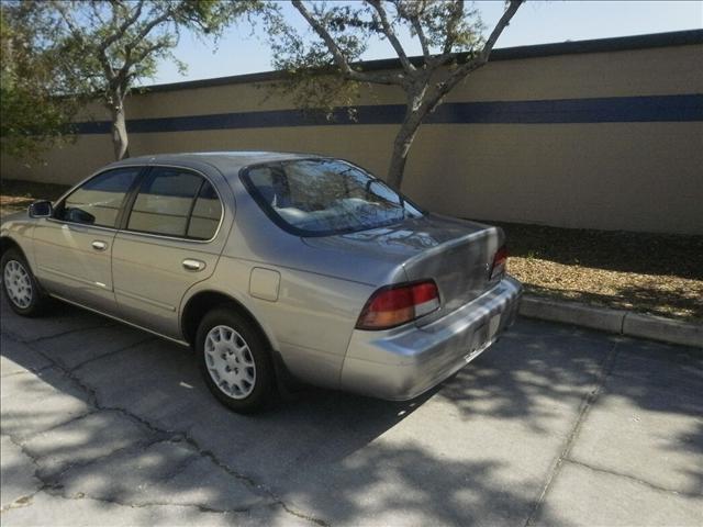 Nissan Maxima 1998 photo 3
