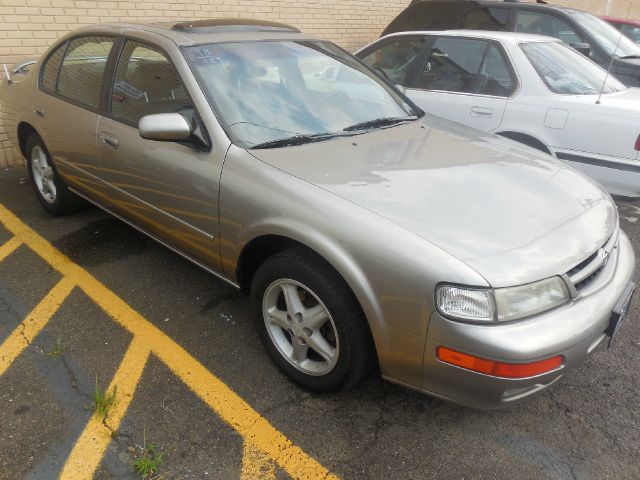 Nissan Maxima 1998 photo 2