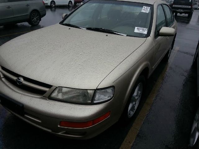 Nissan Maxima 1998 photo 1