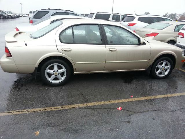 Nissan Maxima 1998 photo 2