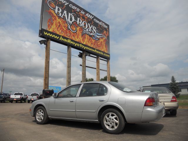 Nissan Maxima 1998 photo 1