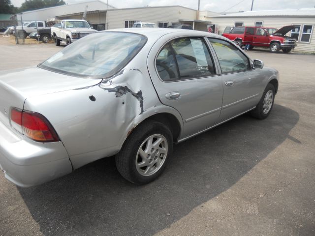 Nissan Maxima 1998 photo 2