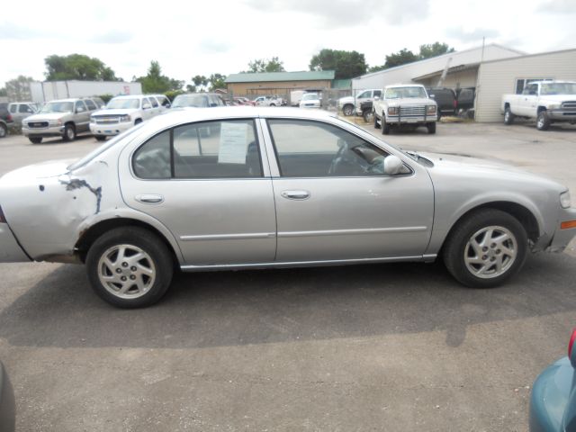 Nissan Maxima 1998 photo 4