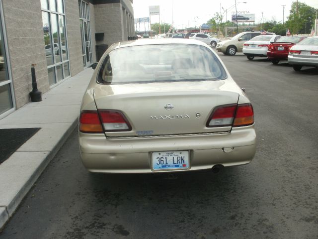 Nissan Maxima 1999 photo 13