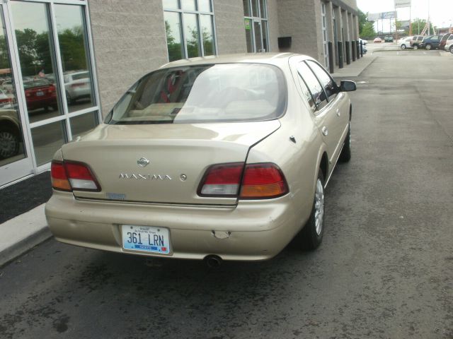 Nissan Maxima 1999 photo 14