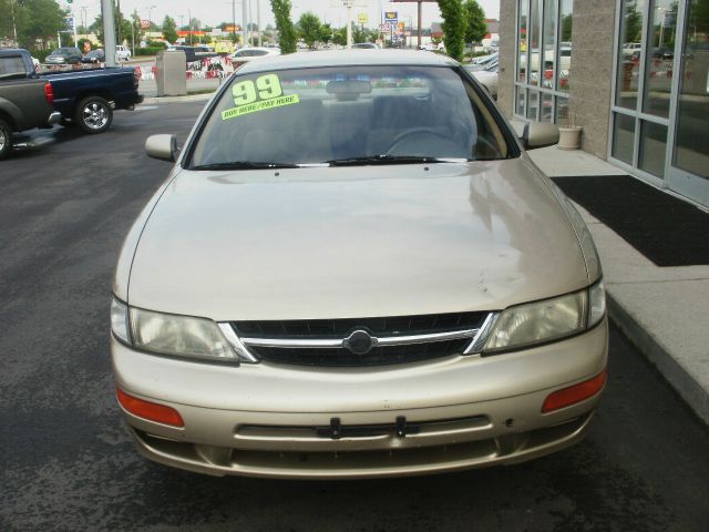 Nissan Maxima 1999 photo 16