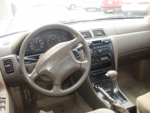 Nissan Maxima 1999 photo 7