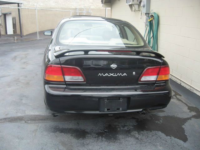 Nissan Maxima 1999 photo 10