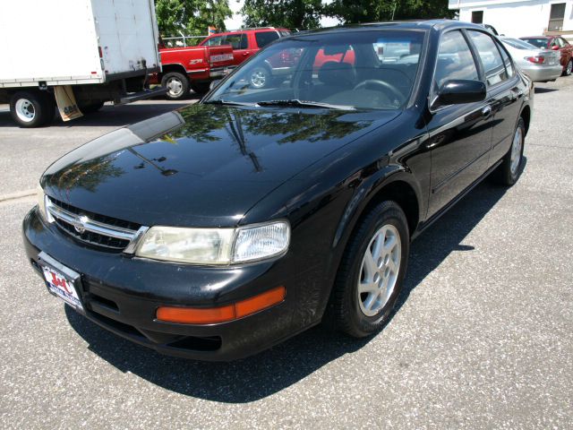 Nissan Maxima 3.0 Quattro Sedan