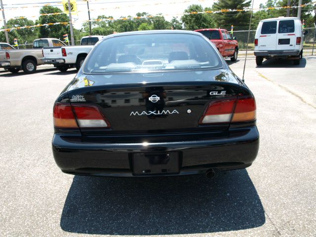Nissan Maxima 1999 photo 4