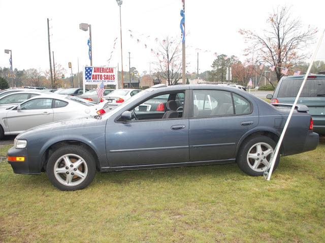 Nissan Maxima 1999 photo 1