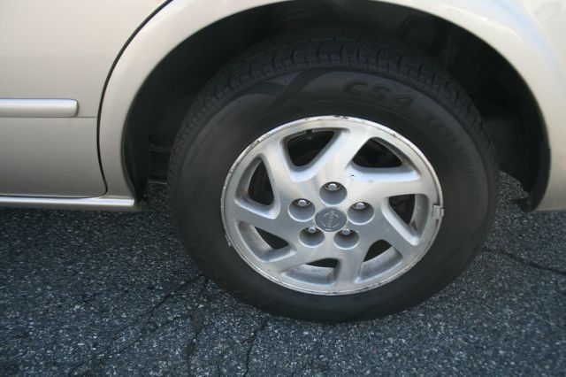 Nissan Maxima 1999 photo 2