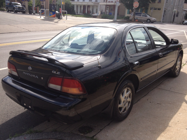 Nissan Maxima 3.0 Quattro Sedan
