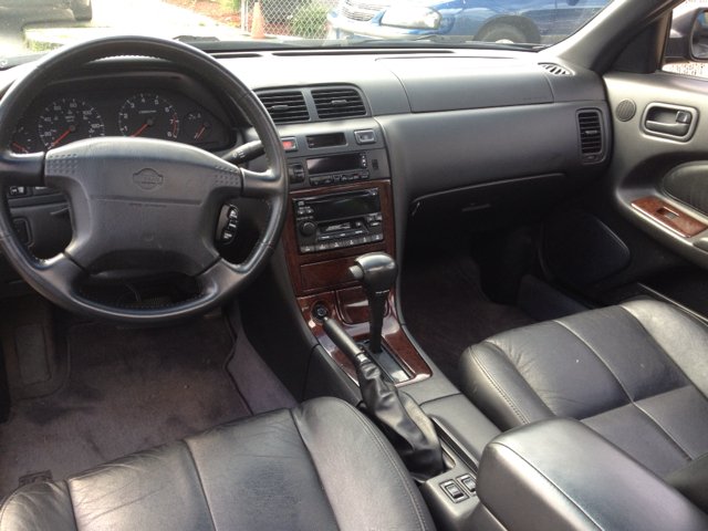 Nissan Maxima 1999 photo 2
