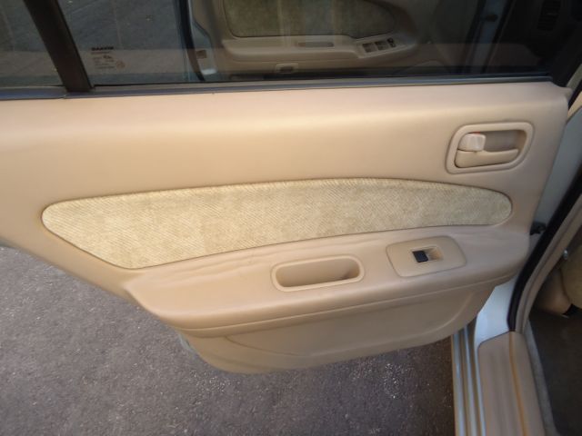 Nissan Maxima 1999 photo 11