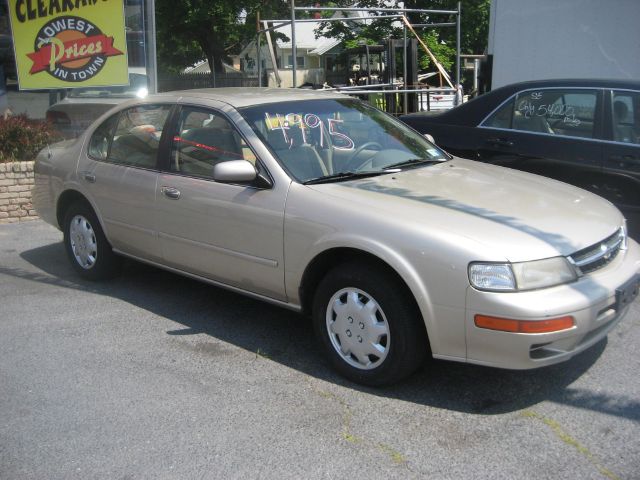 Nissan Maxima 1999 photo 2