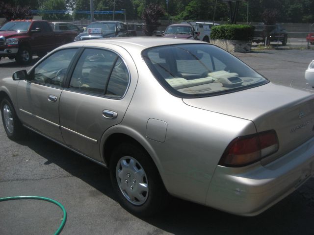 Nissan Maxima 1999 photo 4