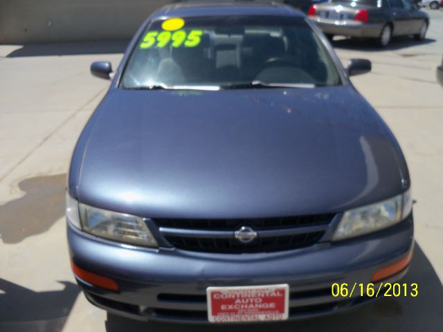 Nissan Maxima 1999 photo 4