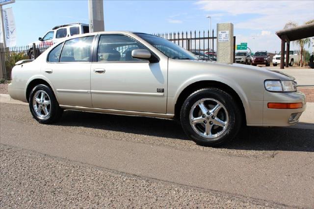 Nissan Maxima 1999 photo 1