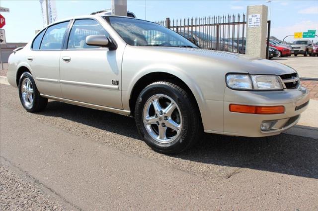 Nissan Maxima 1999 photo 2