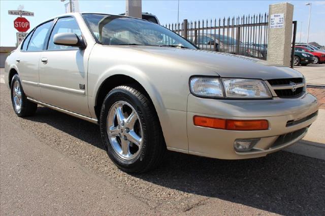 Nissan Maxima 1999 photo 4