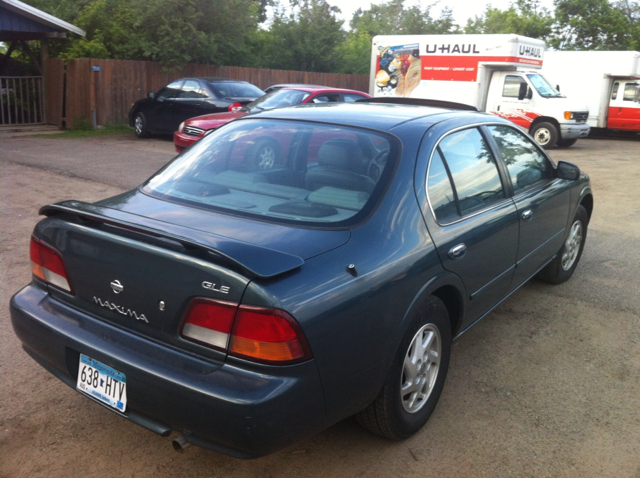Nissan Maxima 1999 photo 6