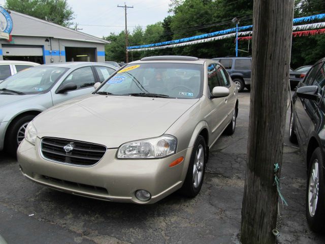 Nissan Maxima 2000 photo 2