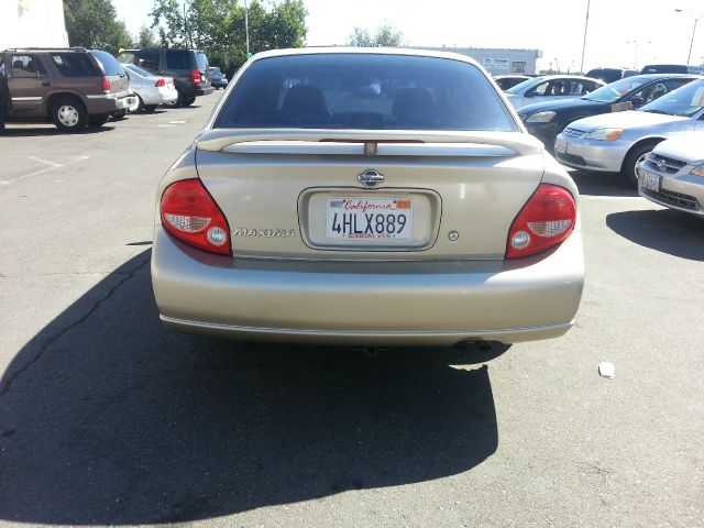 Nissan Maxima 2000 photo 4