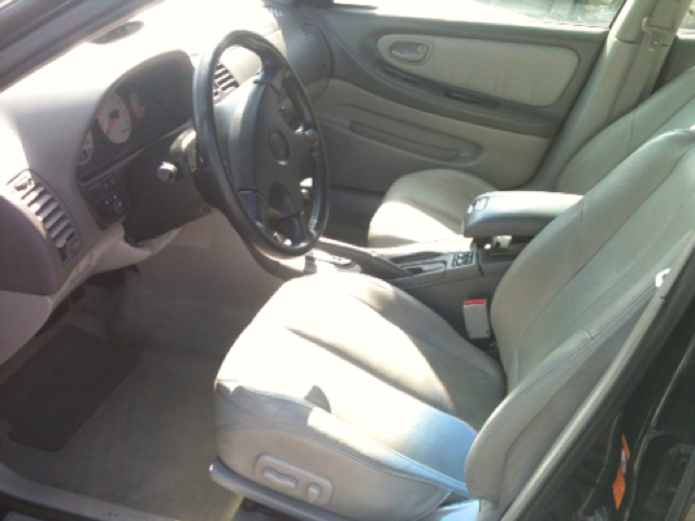 Nissan Maxima 2000 photo 2
